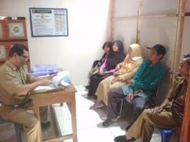 Penelitan Berkas calon Dukuh Wintaos